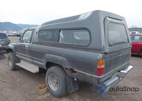 1986 Toyota Pickup Rn64 Dlx из США, поврежденный, VIN JT4RN64P0G0004188